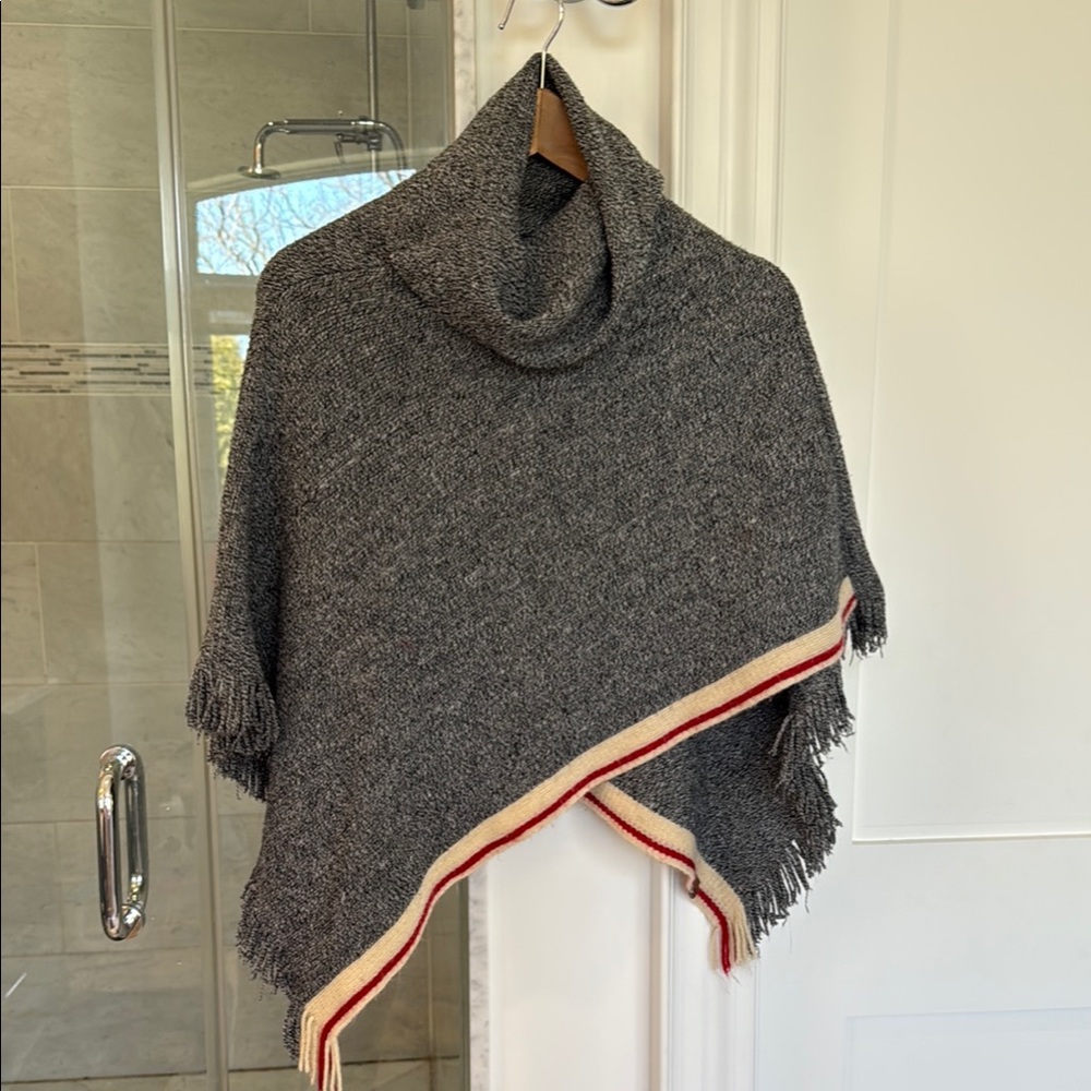 Roots kids poncho